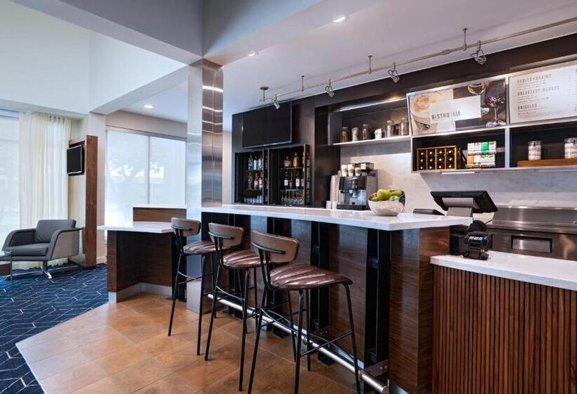 هتل Courtyard By Marriott Dallas Richardson At Spring Valley