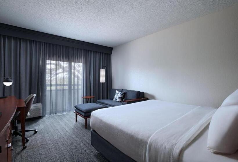 هتل Courtyard By Marriott Dallas Richardson At Spring Valley