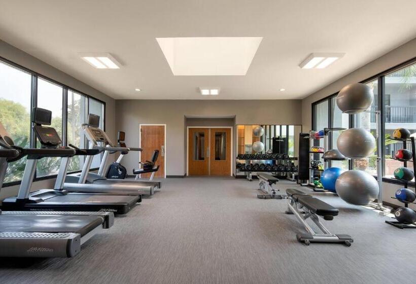هتل Courtyard By Marriott Fresno