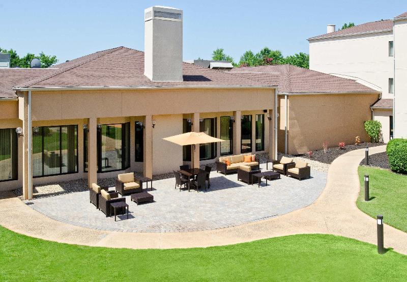 هتل Courtyard By Marriott Huntsville University Drive