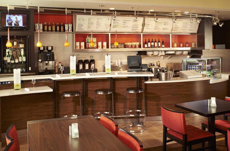 هتل Courtyard By Marriott Indianapolis Castleton