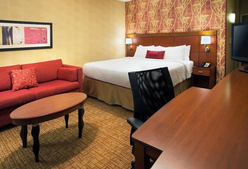 هتل Courtyard By Marriott Phoenix Airport