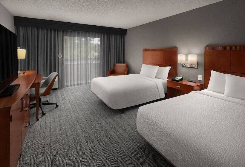 هتل Courtyard By Marriott Portland Beaverton