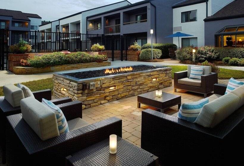 هتل Courtyard By Marriott Raleigh Midtown