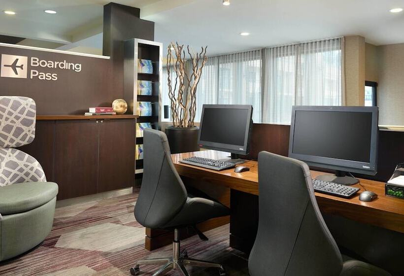 هتل Courtyard By Marriott Raleigh Midtown