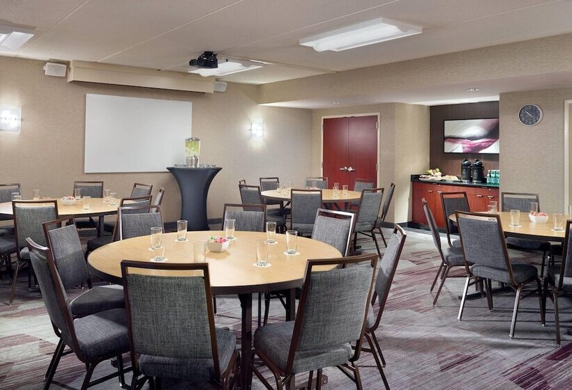 هتل Courtyard By Marriott Raleigh Midtown