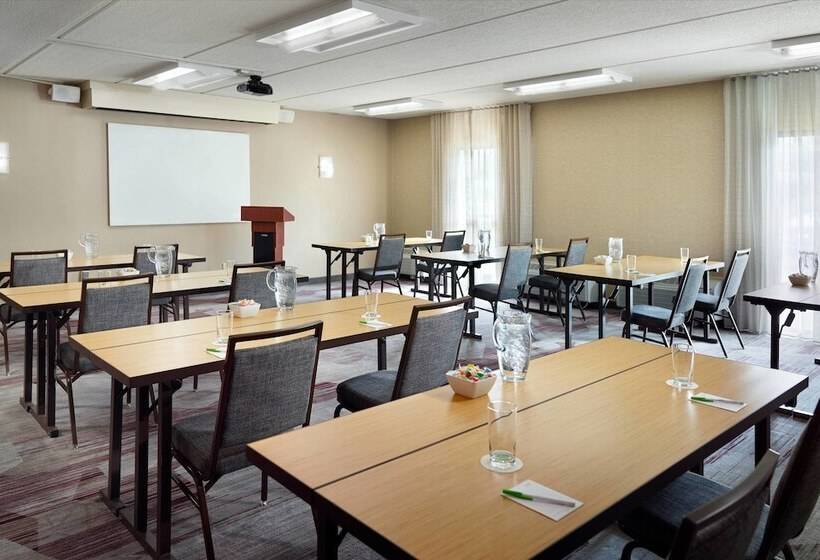 هتل Courtyard By Marriott Raleigh Midtown