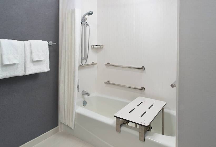هتل Courtyard By Marriott Raleigh Midtown