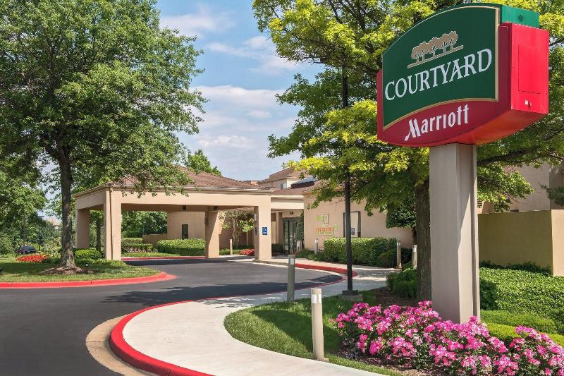 호텔 Courtyard By Marriott Rockville