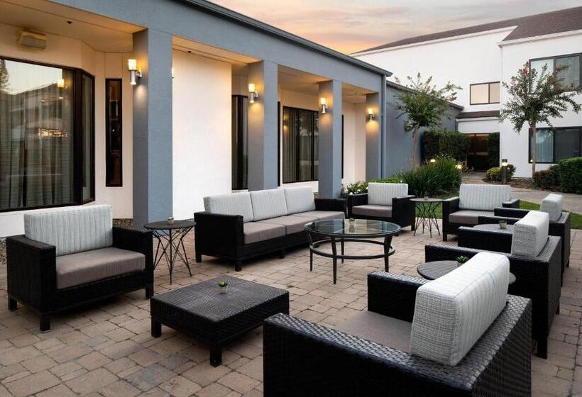 בית מלון כפרי Courtyard Sacramento Rancho Cordova