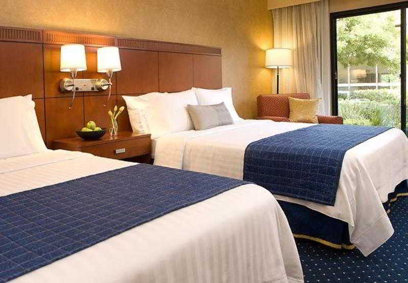 هتل Courtyard By Marriott San Francisco Airport