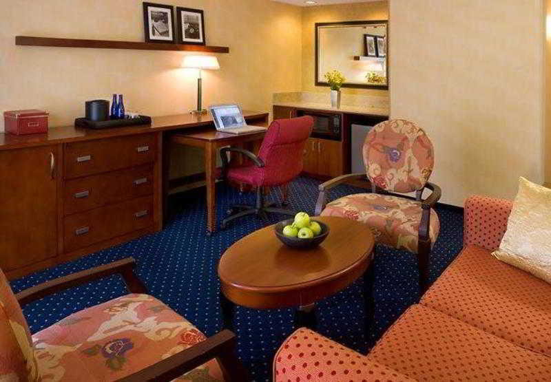 هتل Courtyard By Marriott San Francisco Airport