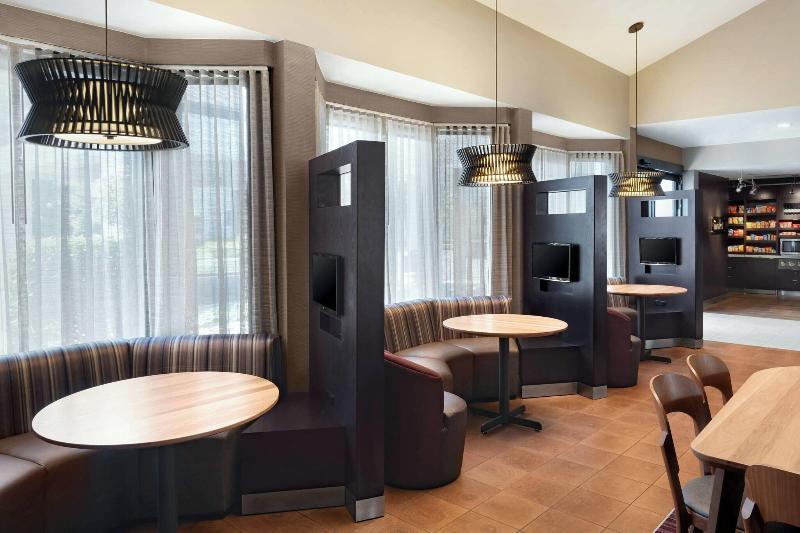 هتل Courtyard Syracuse Carrier Circle