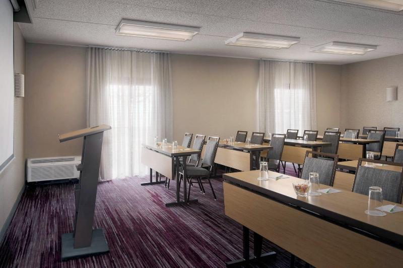 هتل Courtyard Syracuse Carrier Circle