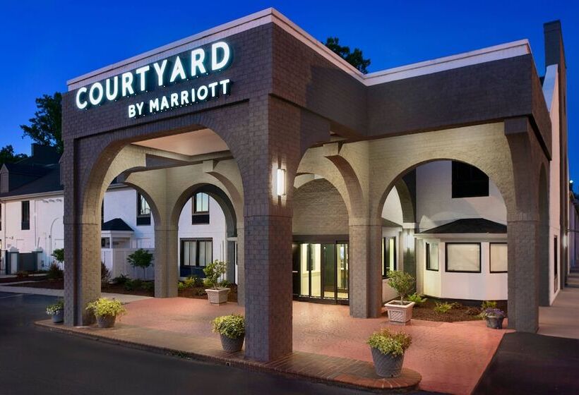 בית מלון כפרי Courtyard Winstonsalem University