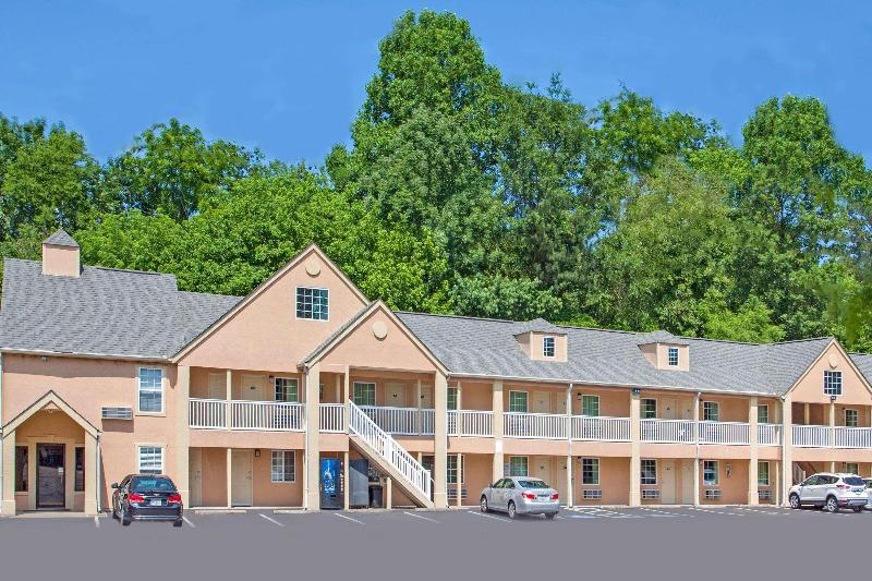 هتل Days Inn By Wyndham Canton