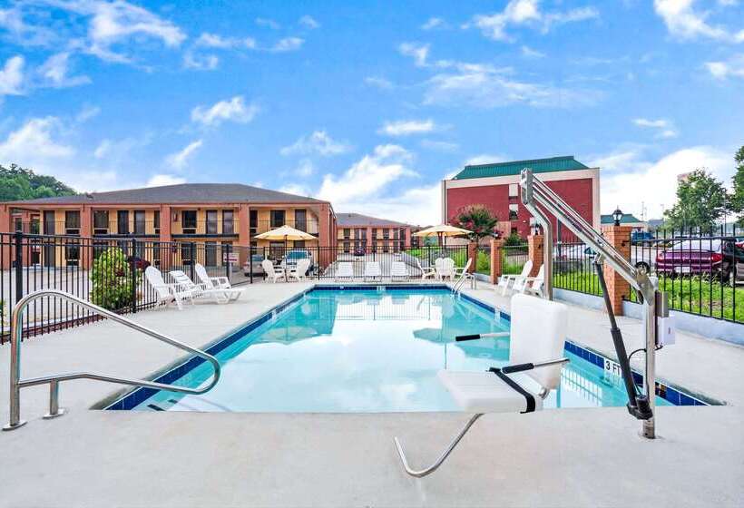 هتل Days Inn By Wyndham Douglasville Atlanta Fairburn Road
