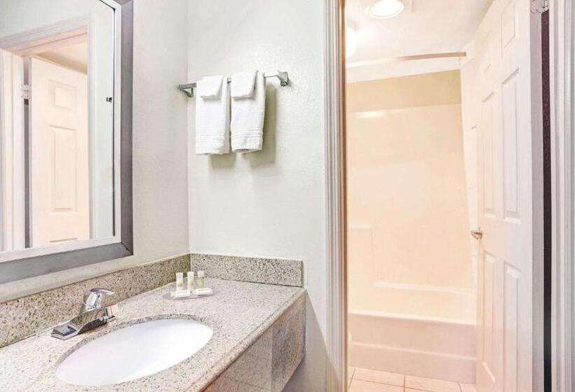 هتل Days Inn By Wyndham Douglasville Atlanta Fairburn Road