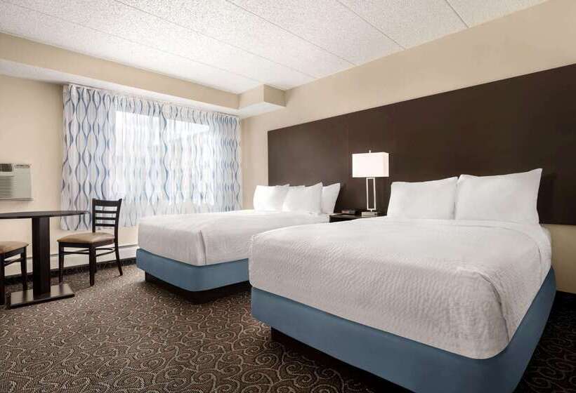 Отель Days Inn By Wyndham Fort Collins