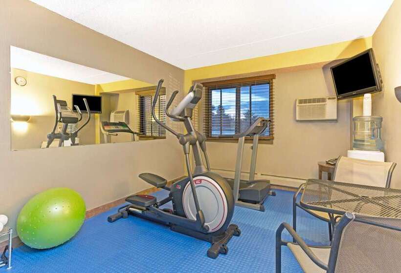 هتل Days Inn By Wyndham Fort Collins