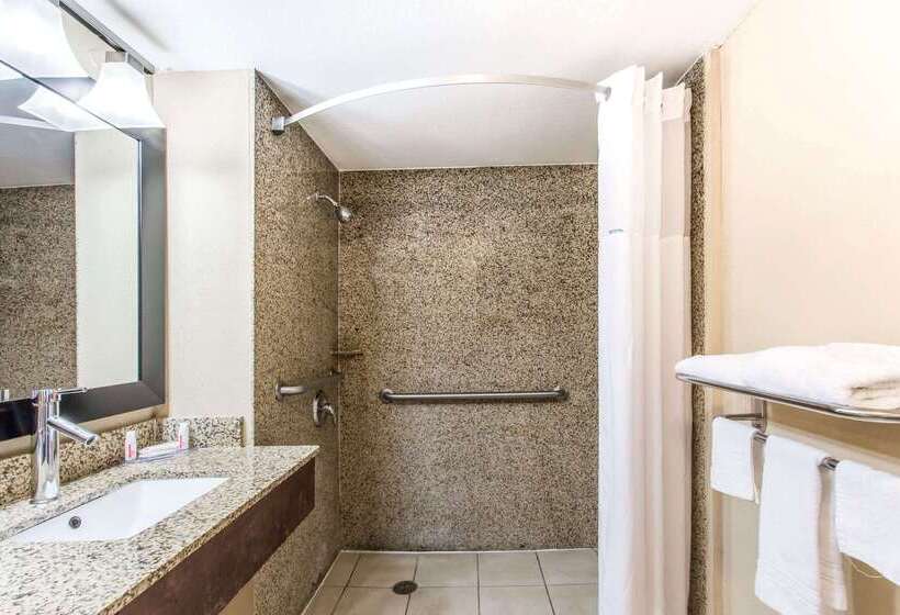 هتل Days Inn By Wyndham Fort Lauderdale Airport Cruise Port
