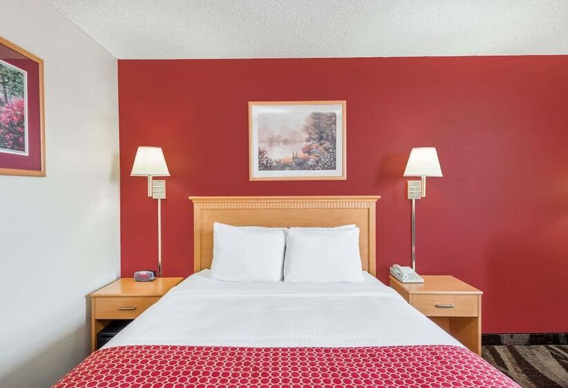 هتل Days Inn By Wyndham Gillette