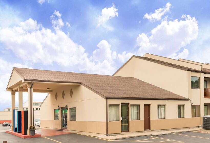 בית מלון כפרי Days Inn By Wyndham Hannibal