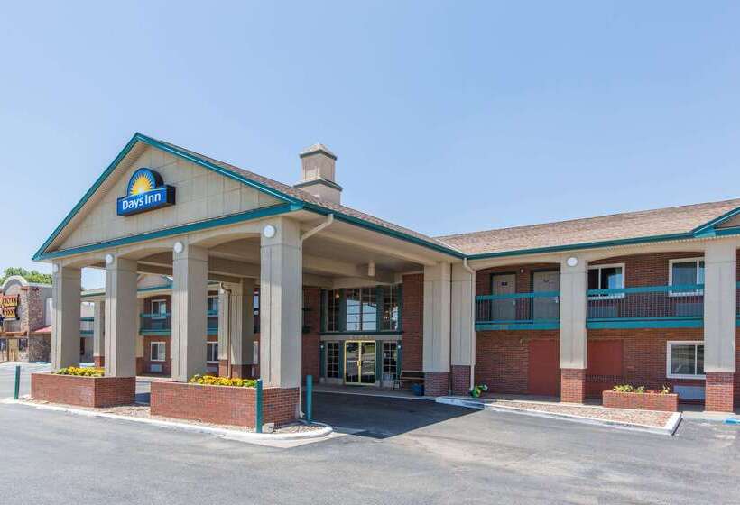 Отель Days Inn By Wyndham Hays