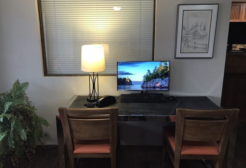 בית מלון כפרי Days Inn By Wyndham International Falls