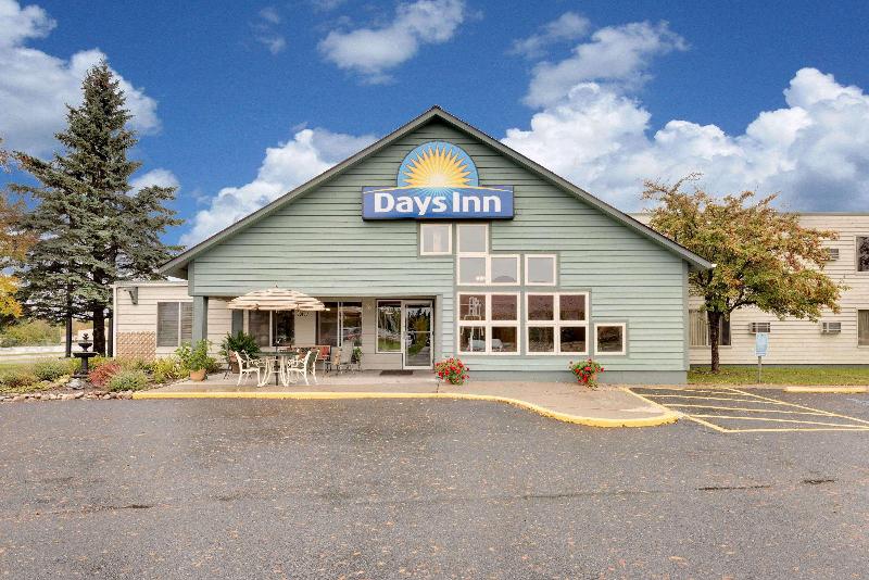 בית מלון כפרי Days Inn By Wyndham International Falls