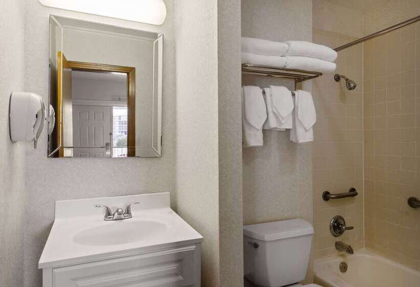 فندق Days Inn By Wyndham Kill Devil Hills Oceanfront  Wilbur