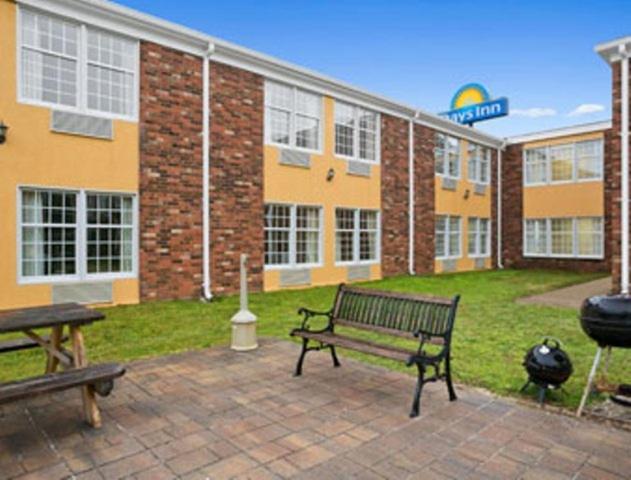 هتل Days Inn By Wyndham Madisonville