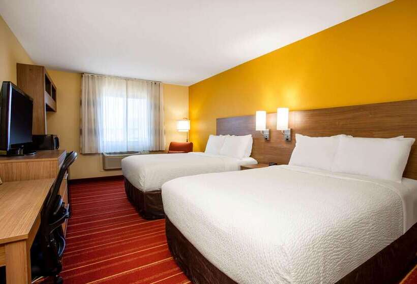 هتل Days Inn By Wyndham Marquette