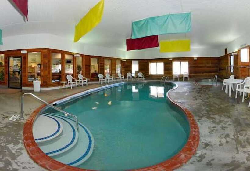 هتل Days Inn By Wyndham Marquette