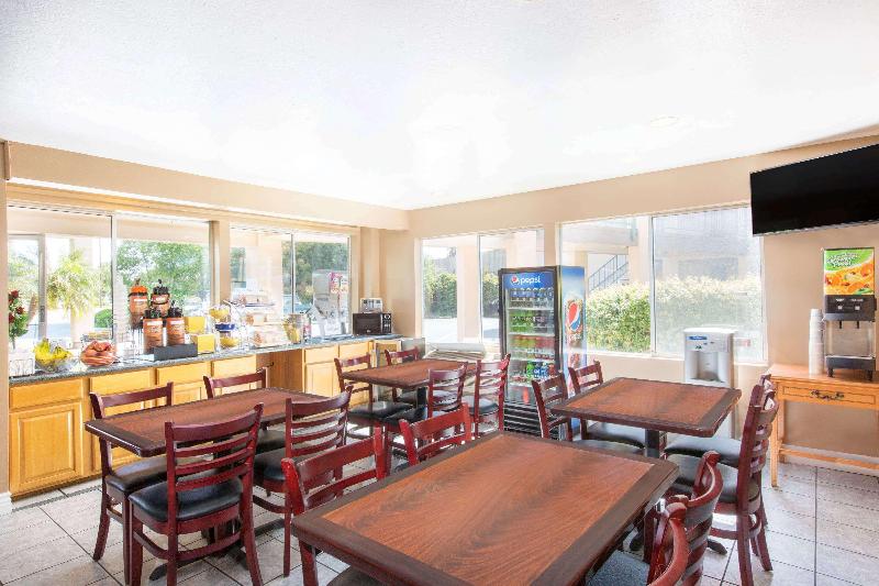 فندق Days Inn By Wyndham Redwood City