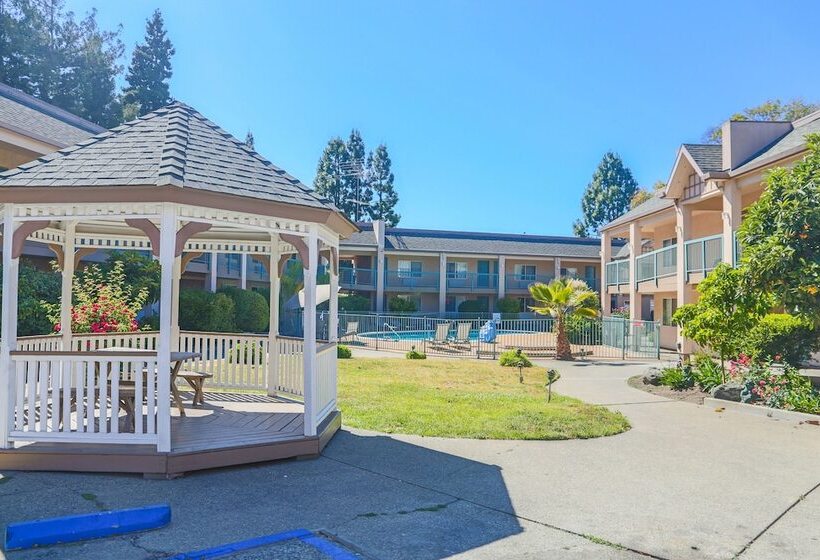 فندق Days Inn By Wyndham Redwood City