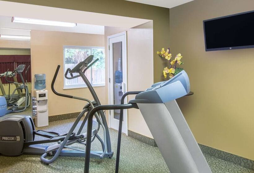 فندق Days Inn By Wyndham Redwood City