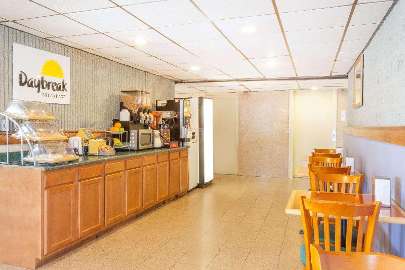 호텔 Days Inn By Wyndham Wilkes Barre