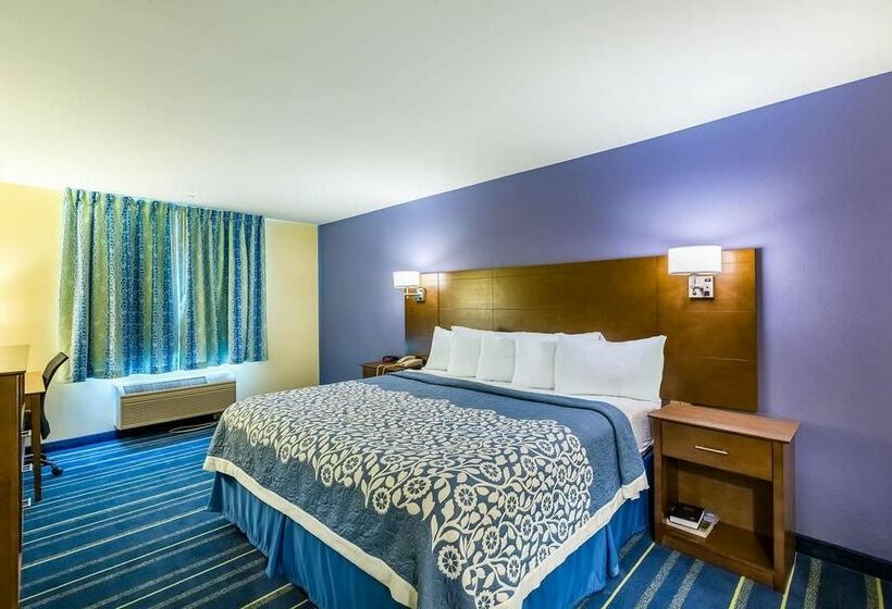هتل Days Inn By Wyndham Hartford/closest Downtown