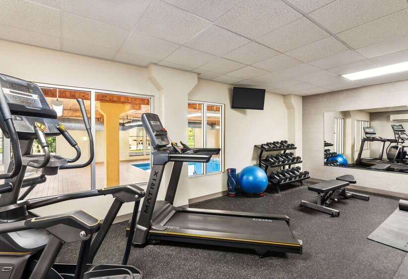 فندق Days Inn & Suites By Wyndham Bozeman