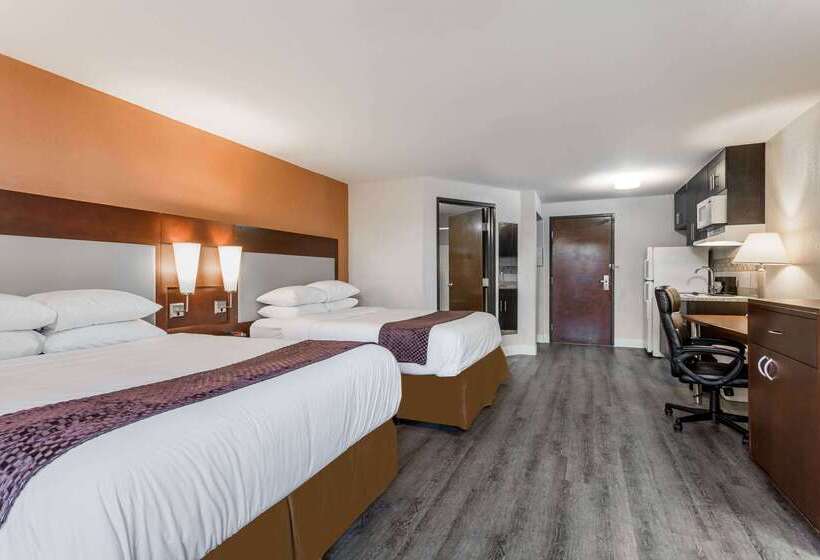 هتل Days Inn & Suites By Wyndham Rocky Mount Golden East