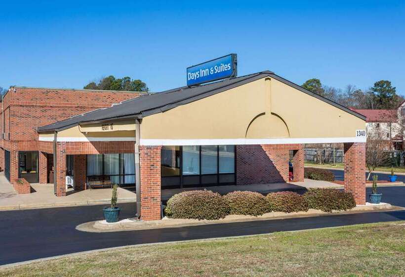 فندق Days Inn & Suites By Wyndham Rocky Mount Golden East