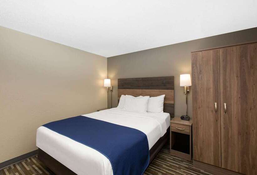 هتل Days Inn & Suites By Wyndham Wisconsin Dells