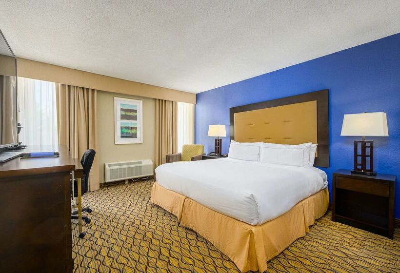 ホテル Doubletree By Hilton Raleigh Midtown, Nc