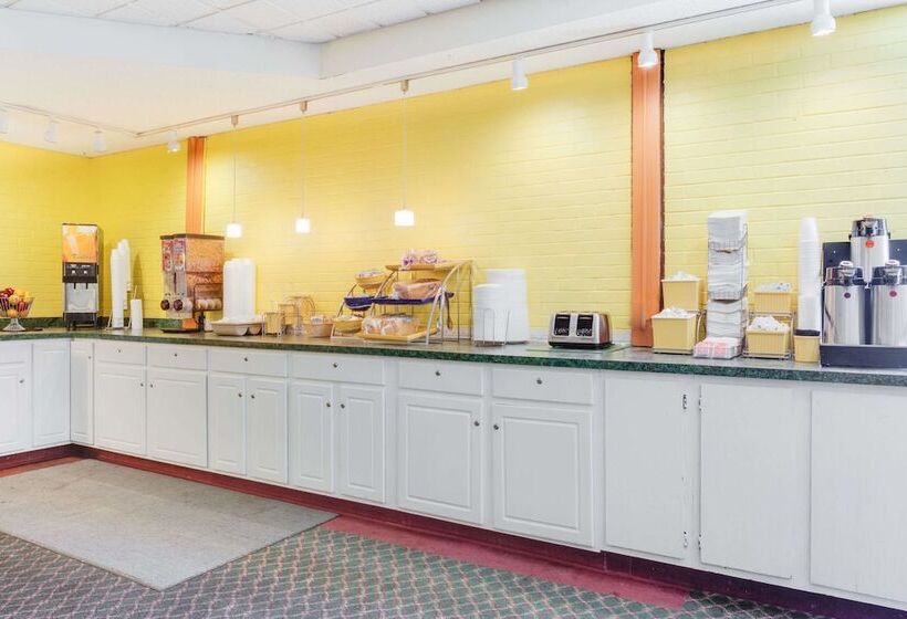 هتل Americas Best Value Inn Fredonia Ny