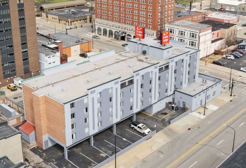هتل Econo Lodge Inn & Suites