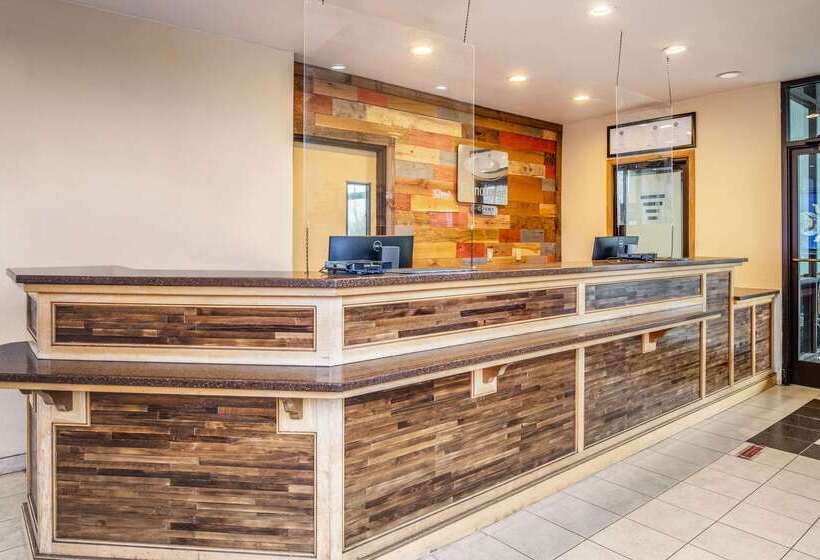 هتل Econo Lodge Naval Station Norfolk