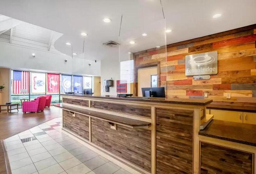 هتل Econo Lodge Naval Station Norfolk