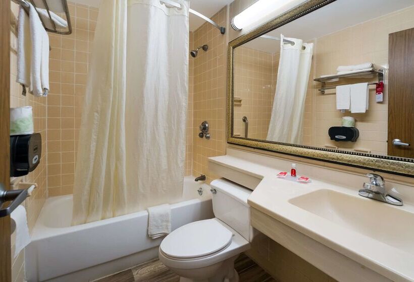 Отель Econo Lodge   Perry National Fair Ground Area