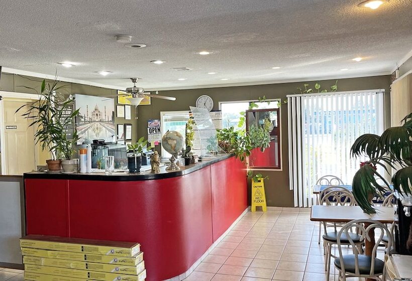 호텔 Express Inn Thomson